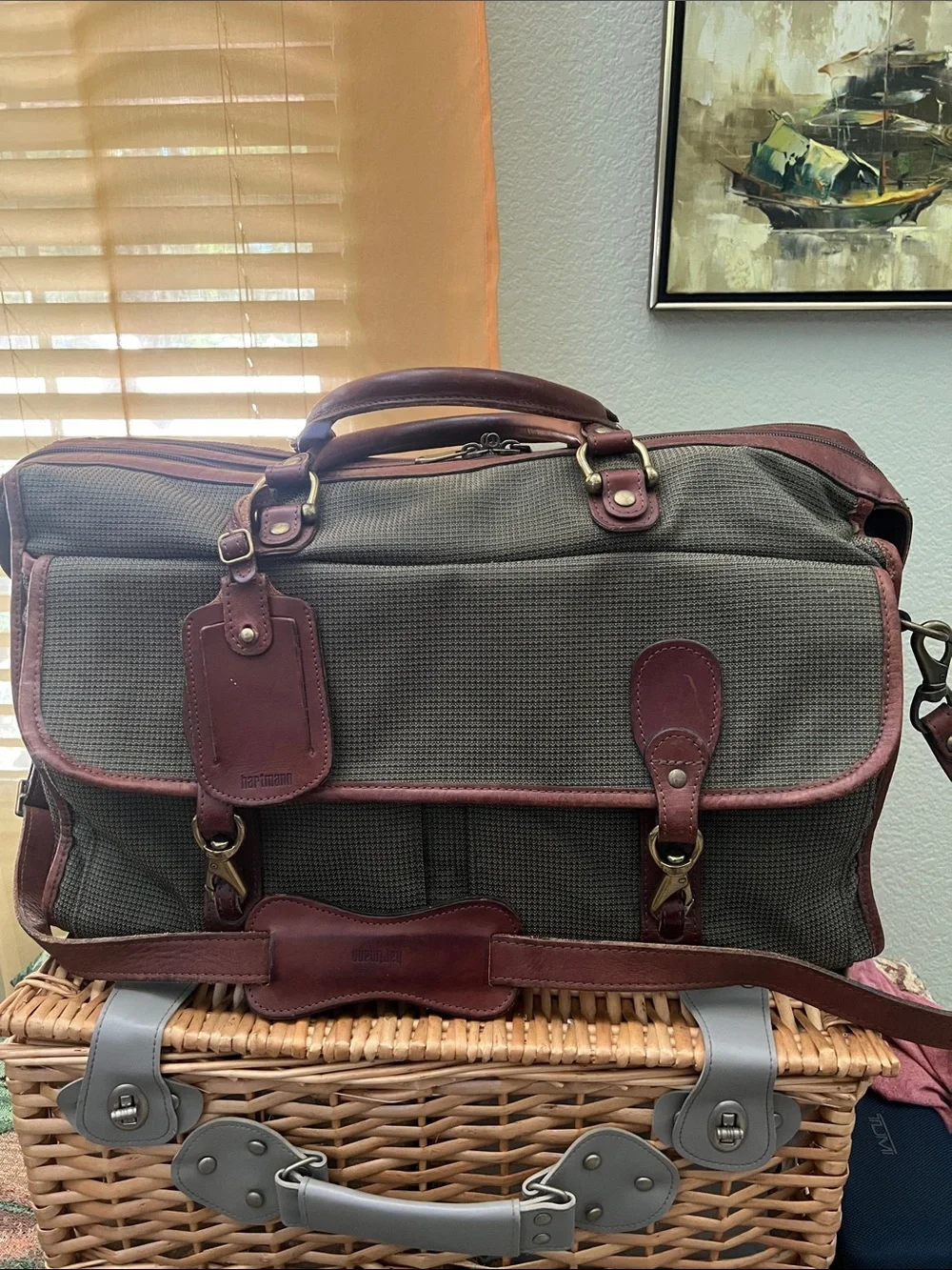 Vintage Hartmann Tweed and Leather Trim Travel Duffel Bag.Pre-owned.